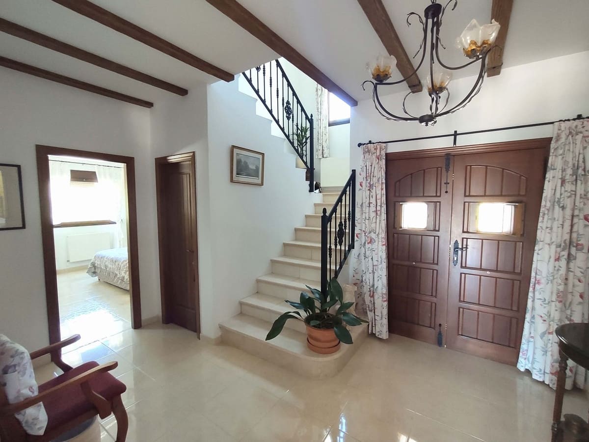 3 bedroom Villa for sale in Casarabonela with pool garage - € 660,000 (Ref: 9733753)