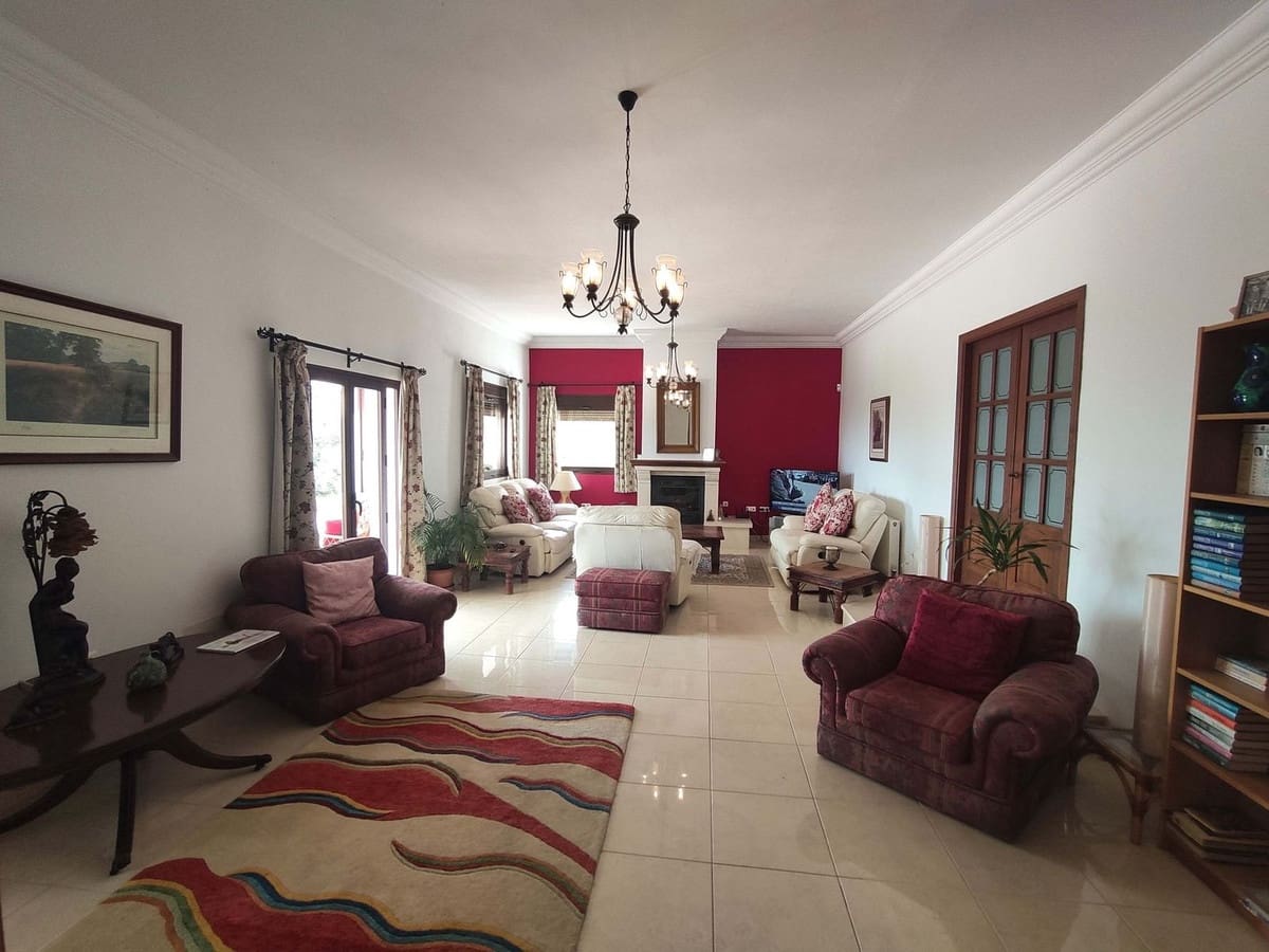 3 bedroom Villa for sale in Casarabonela with pool garage - € 660,000 (Ref: 9733753)