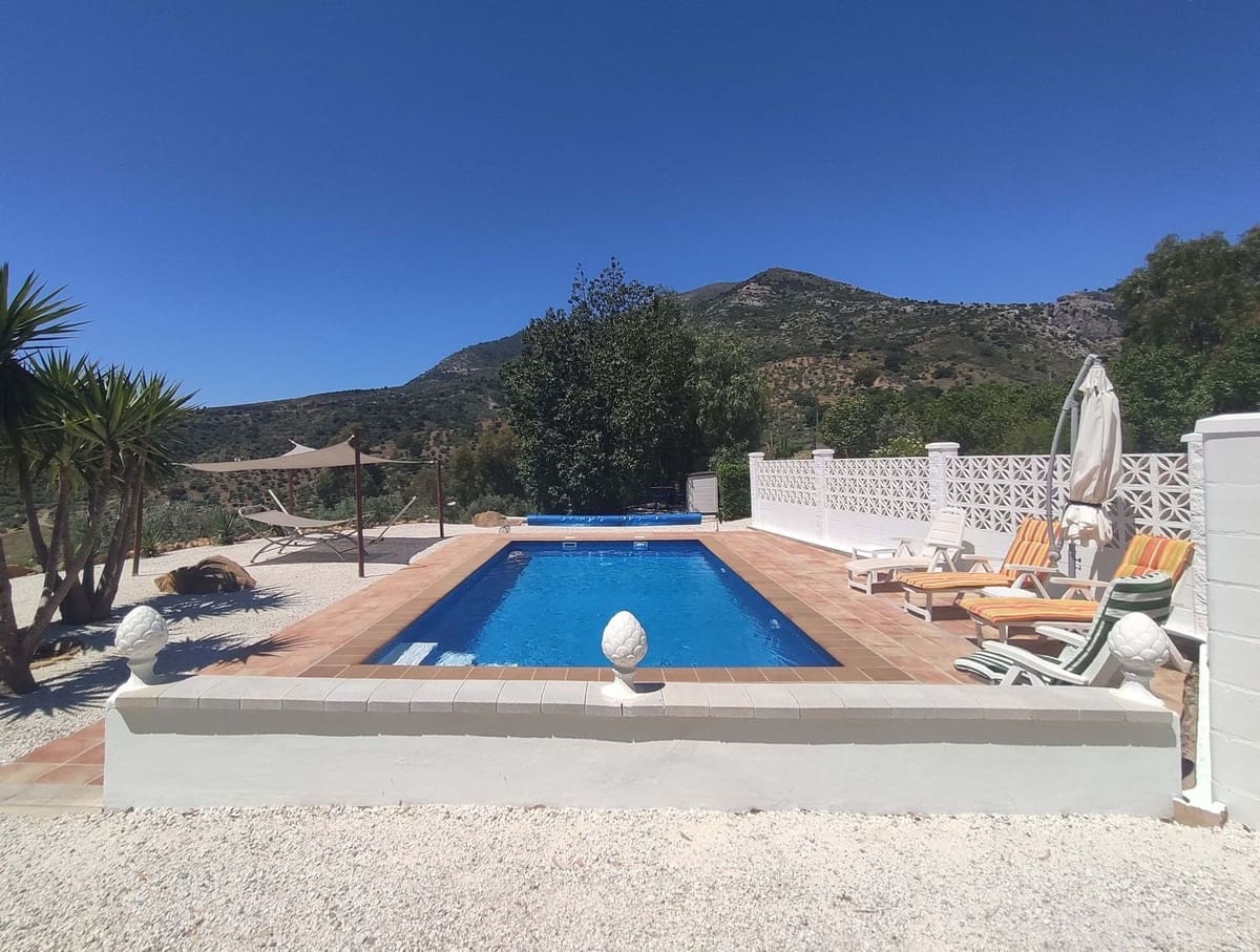 3 bedroom Villa for sale in Casarabonela with pool garage - € 660,000 (Ref: 9733753)
