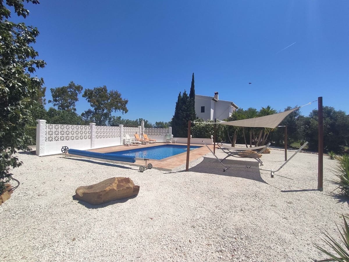 3 bedroom Villa for sale in Casarabonela with pool garage - € 660,000 (Ref: 9733753)