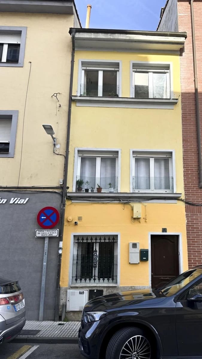 Casa de 4 habitaciones en Grado en venta - 120.000 € (Ref: 9733878)