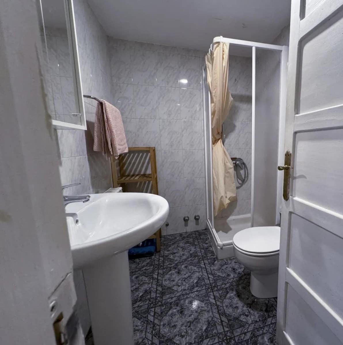 Casa de 4 habitaciones en Grado en venta - 120.000 € (Ref: 9733878)