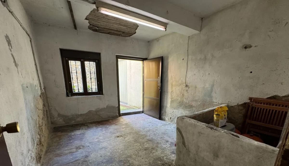 Casa de 4 habitaciones en Grado en venta - 120.000 € (Ref: 9733878)