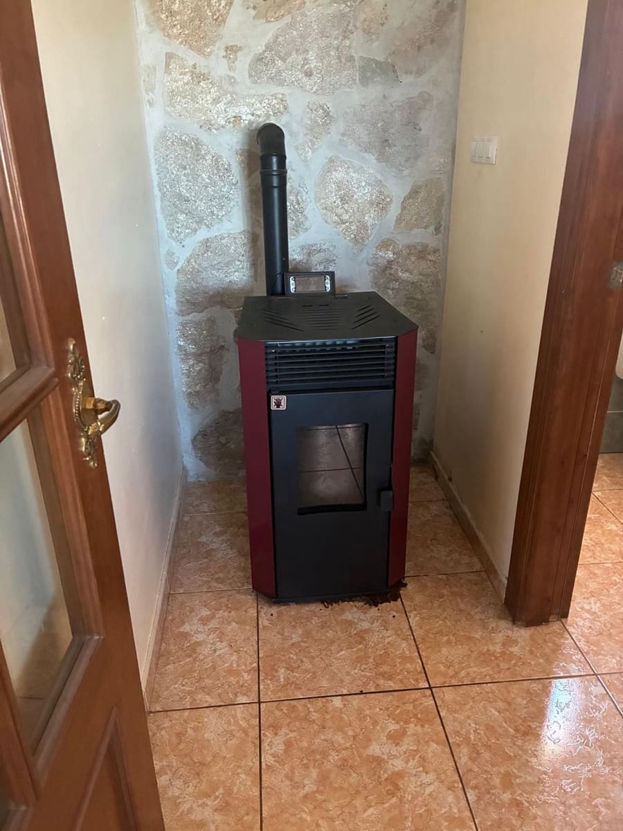 4 bedroom Finca/Country House for sale in Tolox with pool garage - € 365,000 (Ref: 9742982)