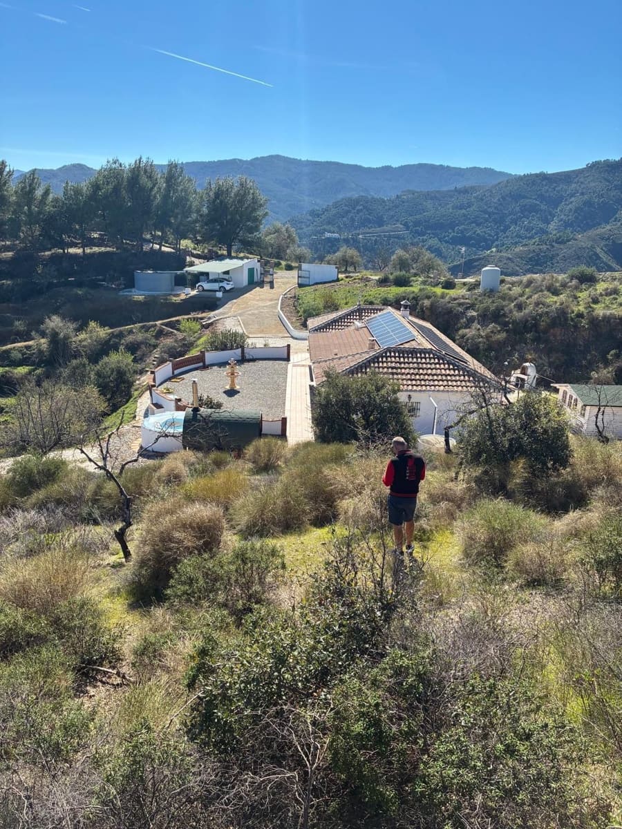 4 bedroom Finca/Country House for sale in Tolox with pool garage - € 365,000 (Ref: 9742982)