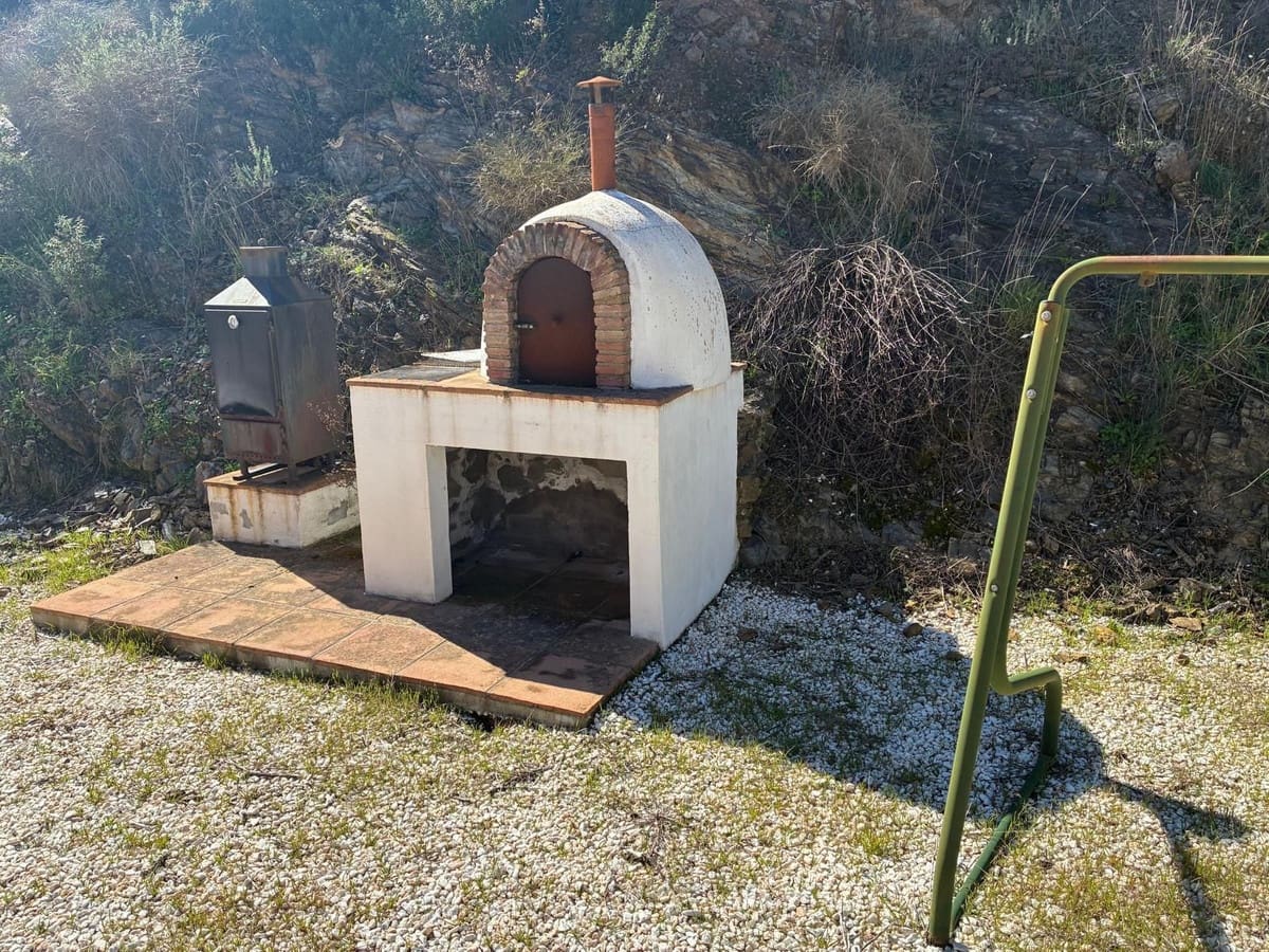 4 bedroom Finca/Country House for sale in Tolox with pool garage - € 365,000 (Ref: 9742982)