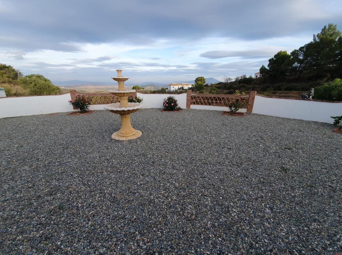 4 Zimmer Finca/Landgut zu verkaufen in Tolox mit Pool Garage - 370.000 € (Ref: 9742982)
