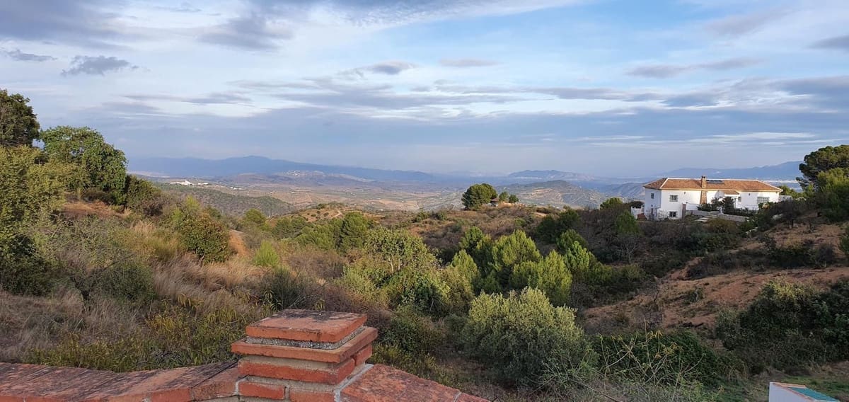 4 Zimmer Finca/Landgut zu verkaufen in Tolox mit Pool Garage - 370.000 € (Ref: 9742982)
