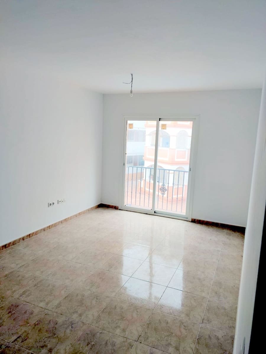 2 bedroom Apartment for sale in Tolox with garage - € 135,000 (Ref: 9770963)