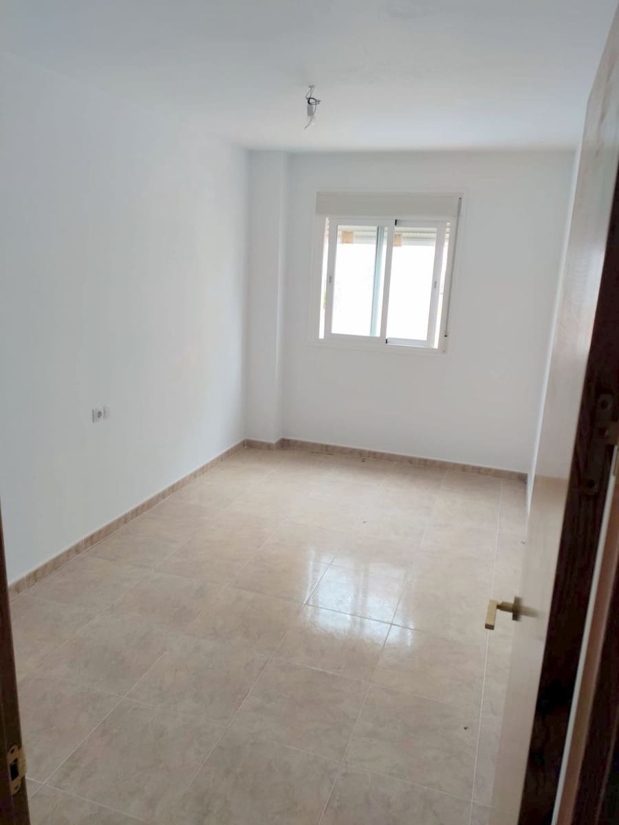 2 bedroom Apartment for sale in Tolox with garage - € 135,000 (Ref: 9770963)