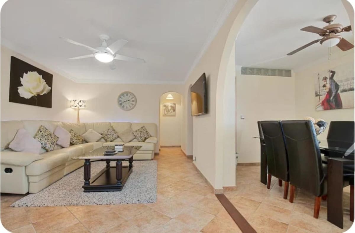 5 bedroom Villa for sale in Monda with pool garage - € 795,000 (Ref: 9830271)