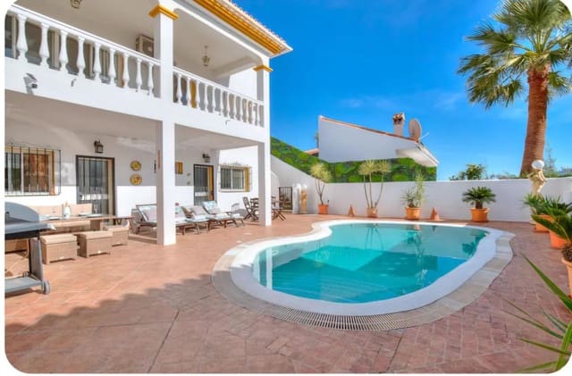 5 soverom Villa til salgs i Monda med svømmebasseng garasje - € 795 000 (Ref: 9830271)