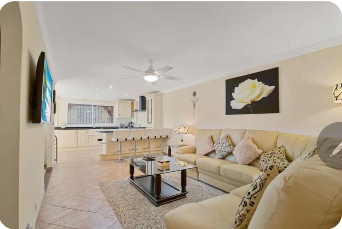 5 bedroom Villa for sale in Monda with pool garage - € 795,000 (Ref: 9830271)