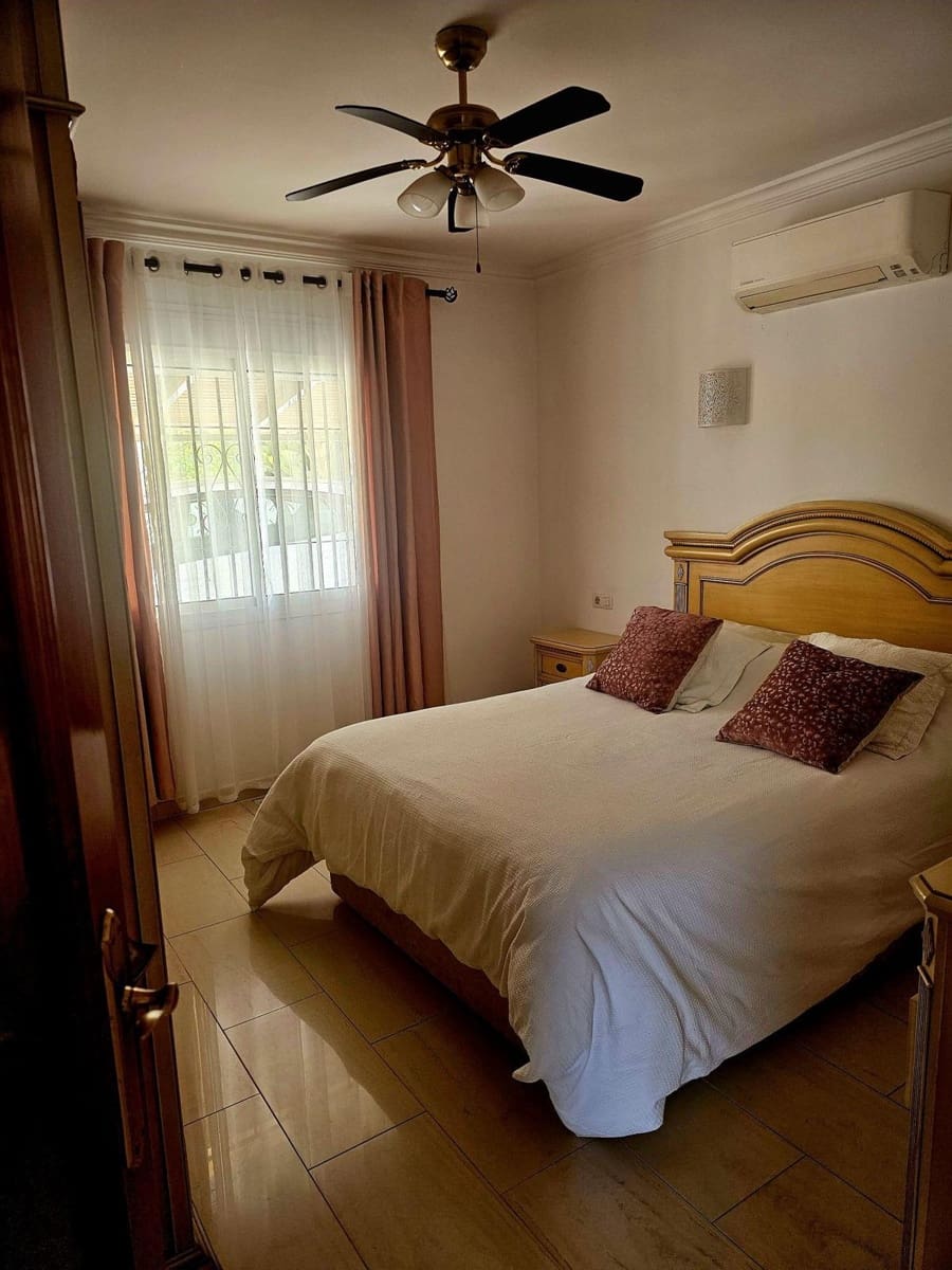 5 bedroom Villa for sale in Monda with pool garage - € 795,000 (Ref: 9830271)