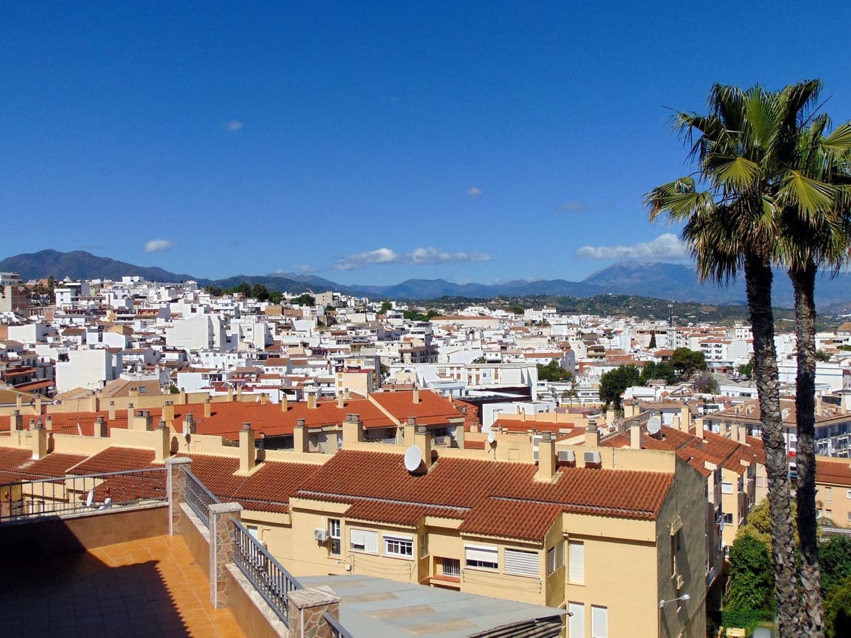 3 Zimmer Penthouse zu verkaufen in Alhaurin el Grande mit Garage - 275.000 € (Ref: 9832728)