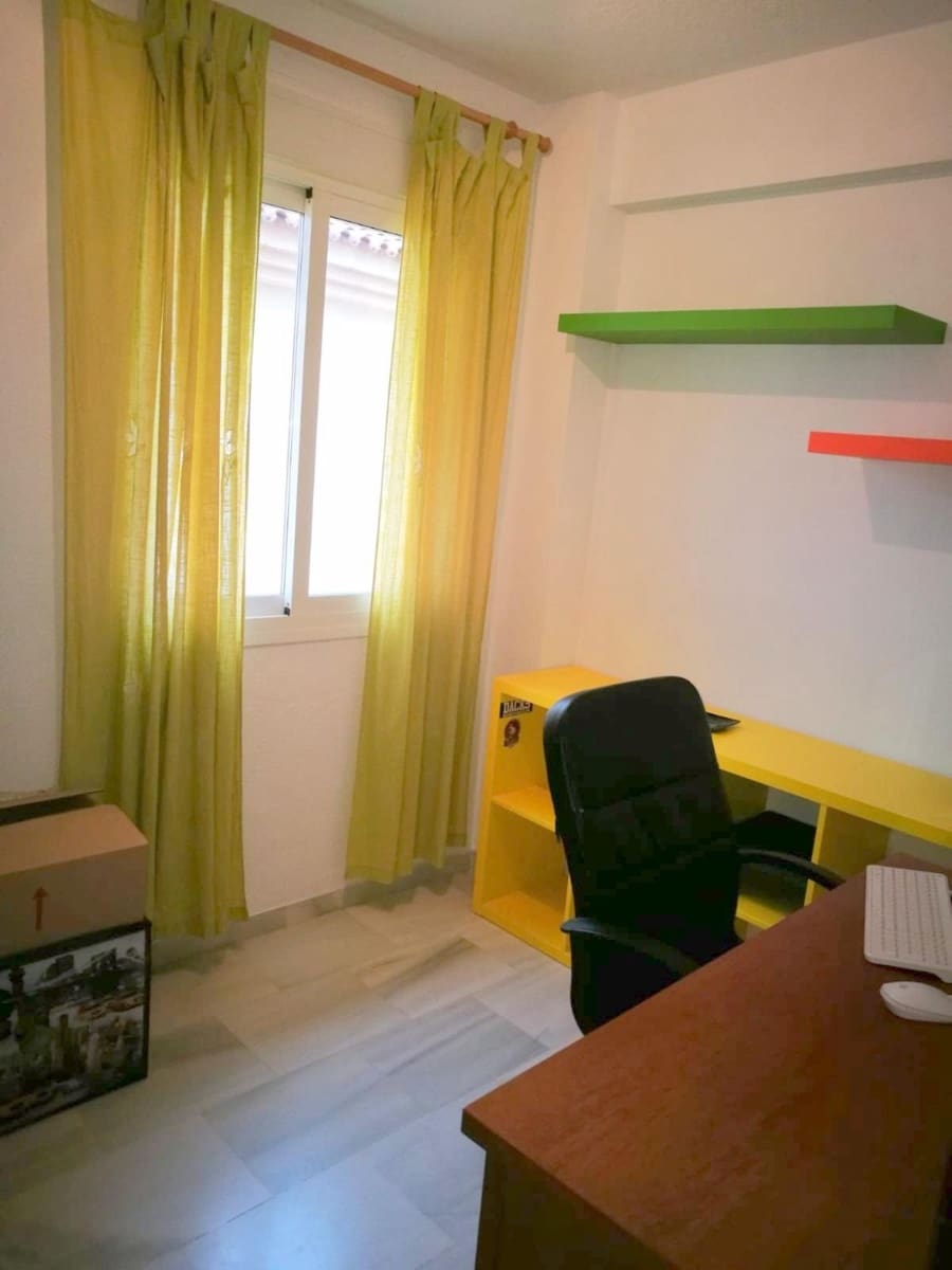 4 bedroom Apartment for sale in Estacion de Cartama with garage - € 389,000 (Ref: 9921061)