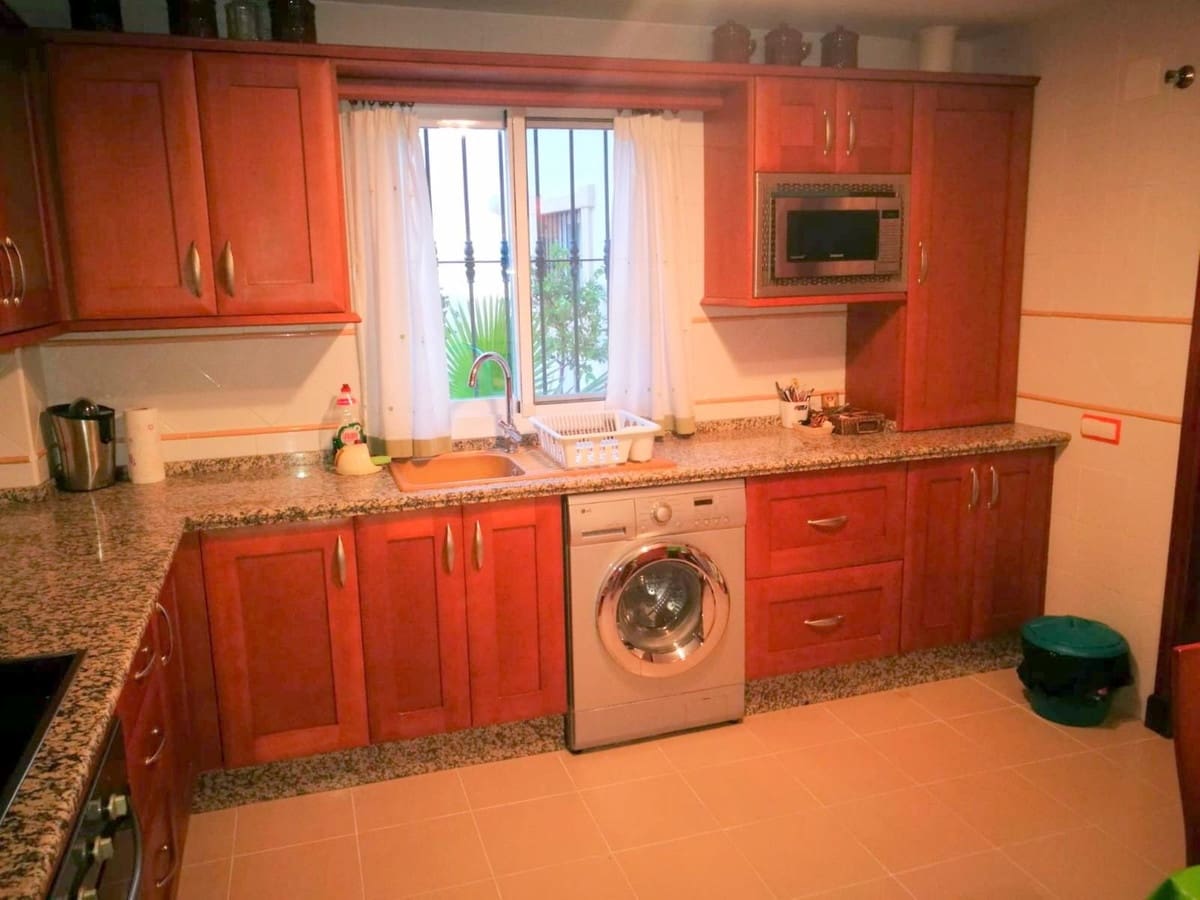 4 bedroom Apartment for sale in Estacion de Cartama with garage - € 389,000 (Ref: 9921061)