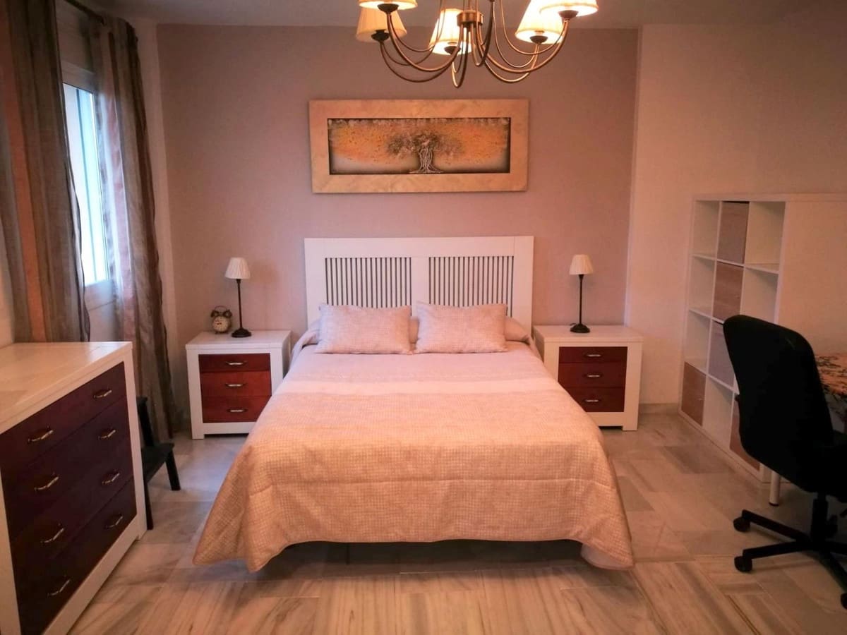 4 bedroom Apartment for sale in Estacion de Cartama with garage - € 389,000 (Ref: 9921061)