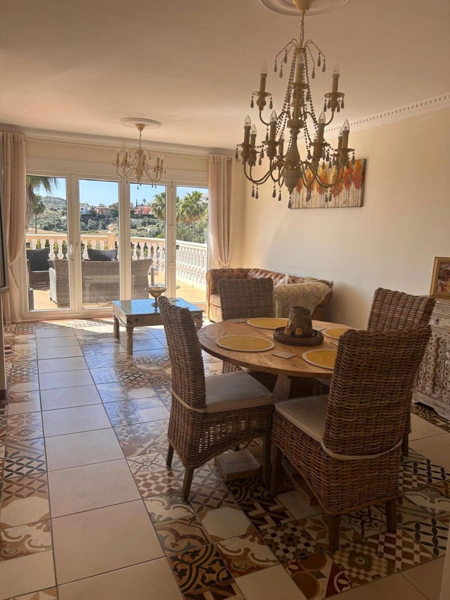 3 soverom Villa til salgs i Cerro del Aguila med svømmebasseng garasje - € 850 000 (Ref: 9921062)