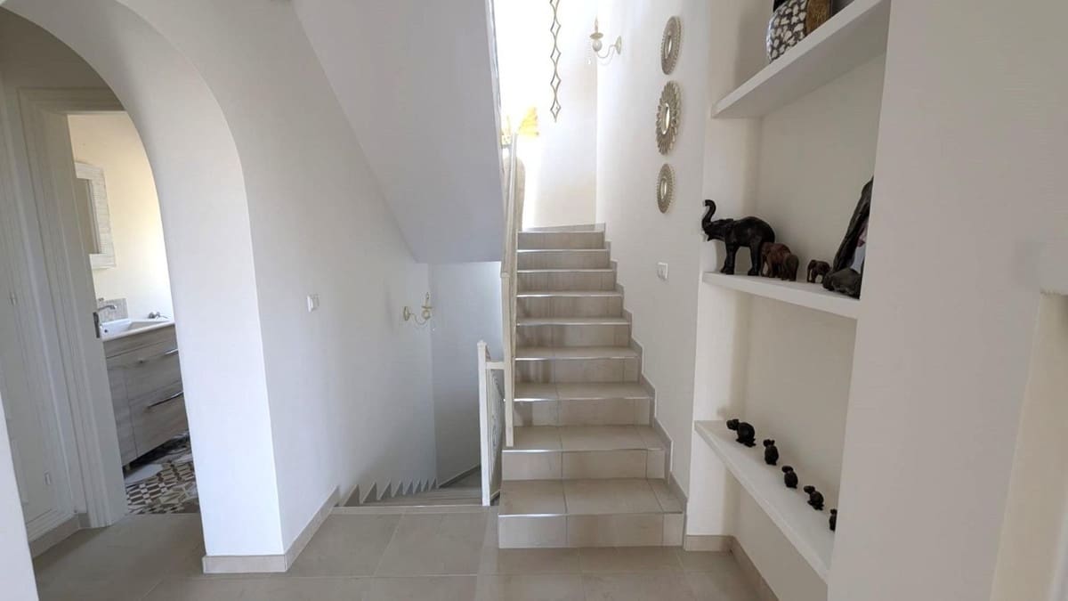 3 soverom Villa til salgs i Cerro del Aguila med svømmebasseng garasje - € 850 000 (Ref: 9921062)