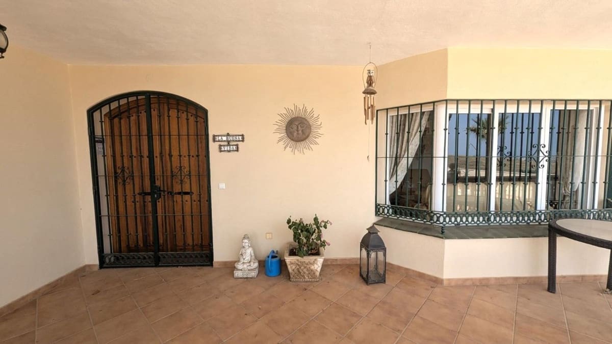 3 soverom Villa til salgs i Cerro del Aguila med svømmebasseng garasje - € 850 000 (Ref: 9921062)