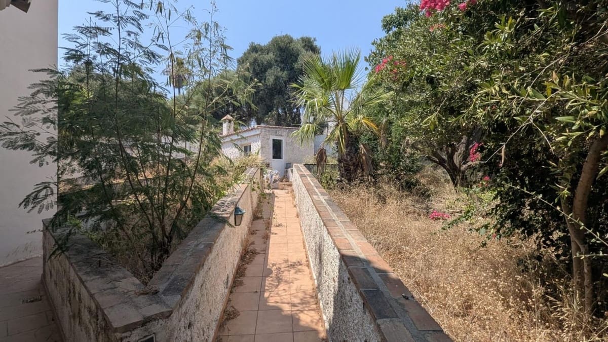 3 soverom Villa til salgs i Cerro del Aguila med svømmebasseng garasje - € 850 000 (Ref: 9921062)