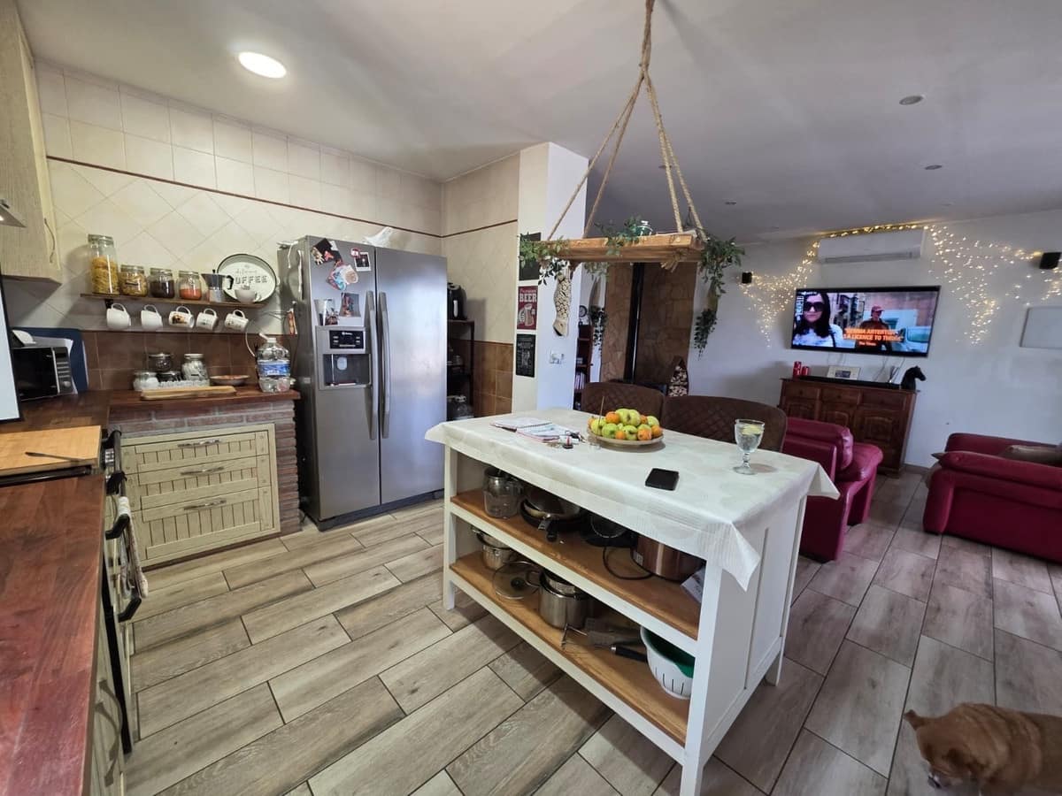 3 slaapkamer Commercieel te koop in Cartama met garage - € 295.000 (Ref: 9965786)