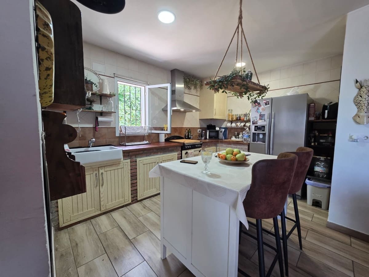 3 slaapkamer Commercieel te koop in Cartama met garage - € 295.000 (Ref: 9965786)