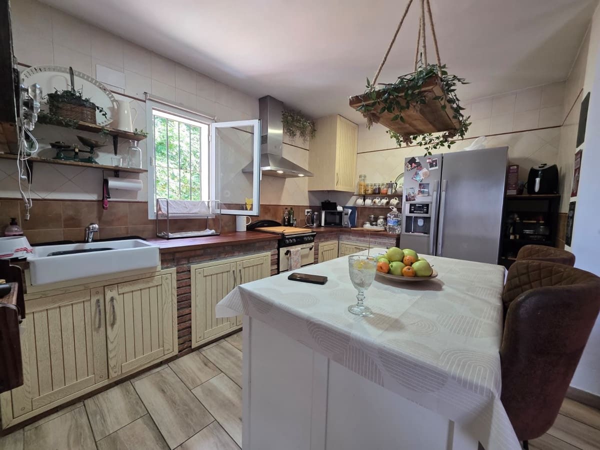 3 slaapkamer Commercieel te koop in Cartama met garage - € 295.000 (Ref: 9965786)