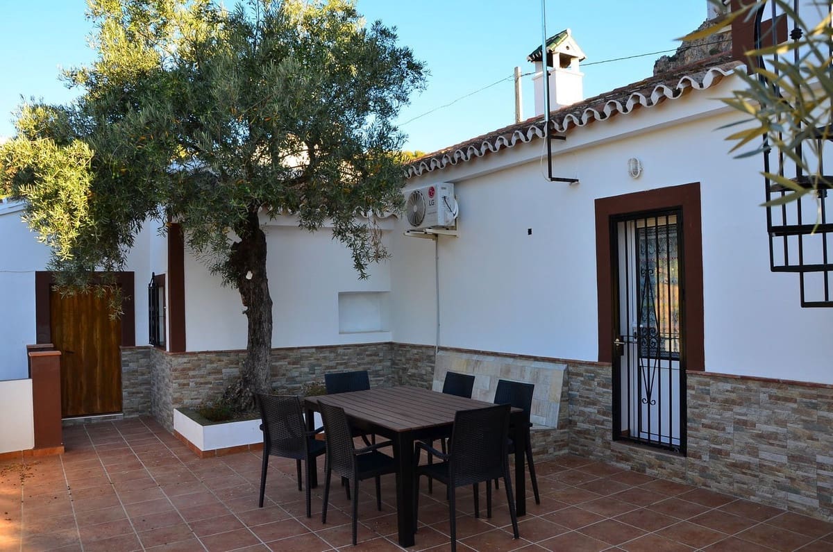 4 soveværelse Villa til salg i Alora med swimmingpool garage - € 395.000 (Ref: 9965787)