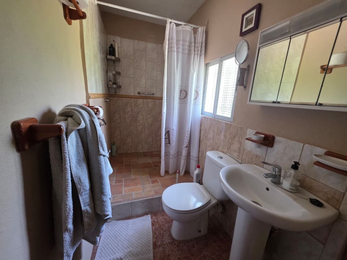 4 bedroom Finca/Country House for sale in Guaro with pool garage - € 270,000 (Ref: 9976138)