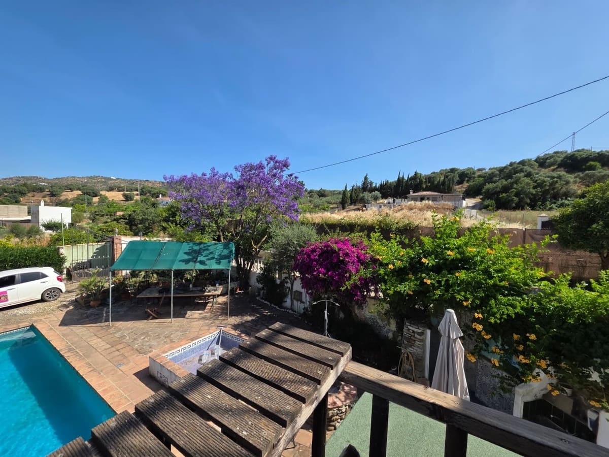 4 bedroom Finca/Country House for sale in Guaro with pool garage - € 270,000 (Ref: 9976138)