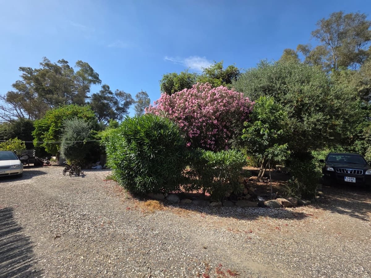 4 bedroom Finca/Country House for sale in Guaro with pool garage - € 270,000 (Ref: 9976138)
