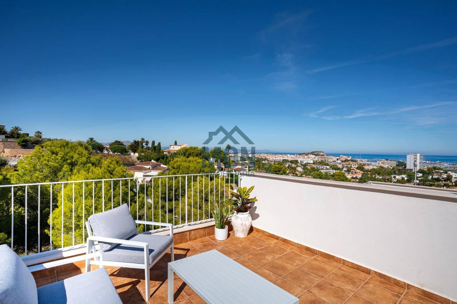 3 bedroom Townhouse for sale in Denia with pool garage - € 530,000 (Ref: 10078758)