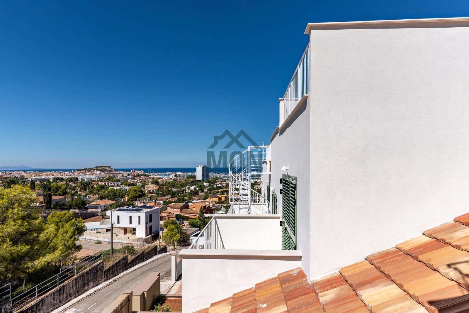 3 bedroom Townhouse for sale in Denia with pool garage - € 530,000 (Ref: 10078758)