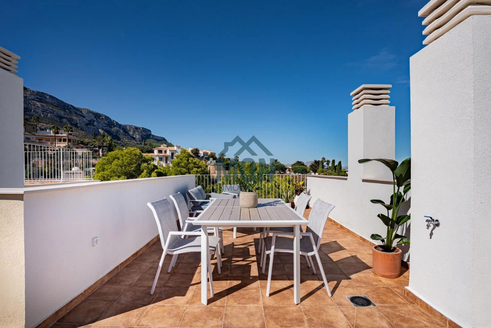 3 bedroom Townhouse for sale in Denia with pool garage - € 530,000 (Ref: 10078758)