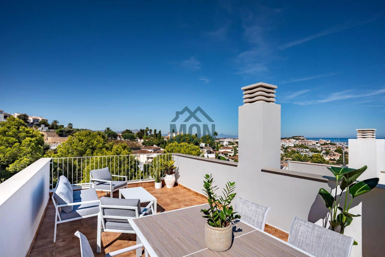 3 bedroom Townhouse for sale in Denia with pool garage - € 530,000 (Ref: 10078758)