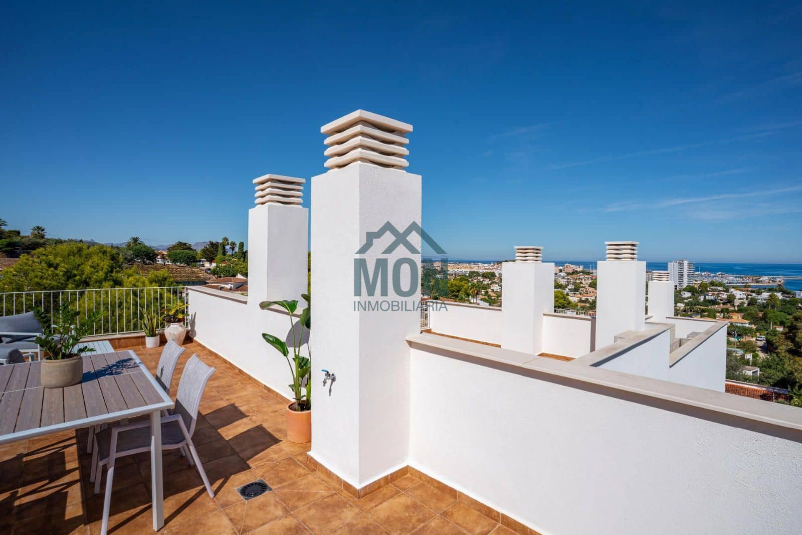 3 bedroom Townhouse for sale in Denia with pool garage - € 530,000 (Ref: 10078758)