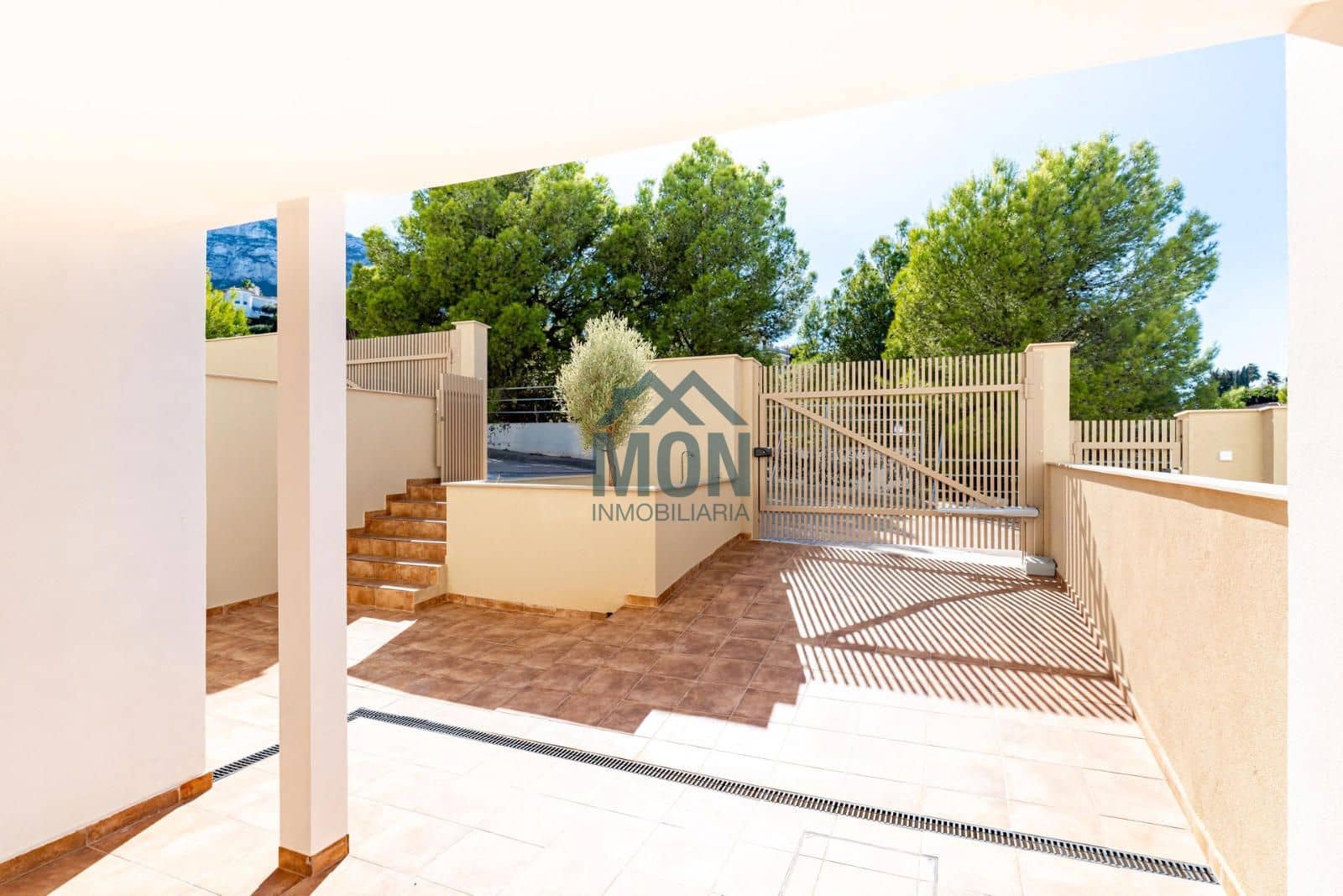 3 bedroom Townhouse for sale in Denia with pool garage - € 530,000 (Ref: 10078758)