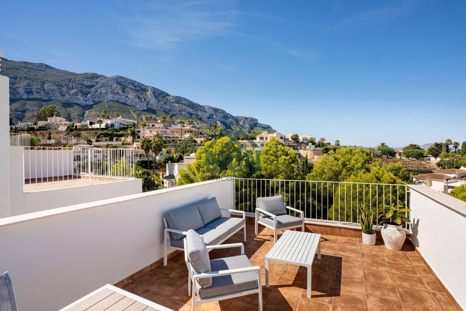 3 bedroom Townhouse for sale in Denia with pool garage - € 530,000 (Ref: 10078758)