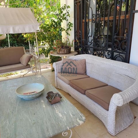 Chalet de 8 habitaciones en Rocafort en venta con garaje - 1.200.000 € (Ref: 10078764)