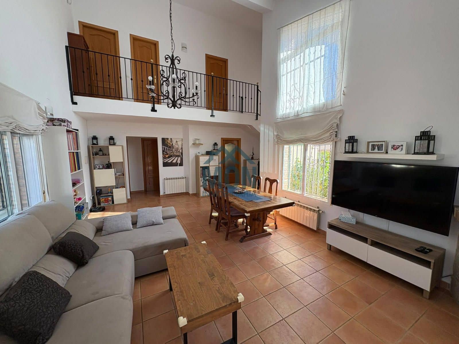 Chalet de 3 habitaciones en Chiva en venta con piscina garaje - 410.000 € (Ref: 10175918)