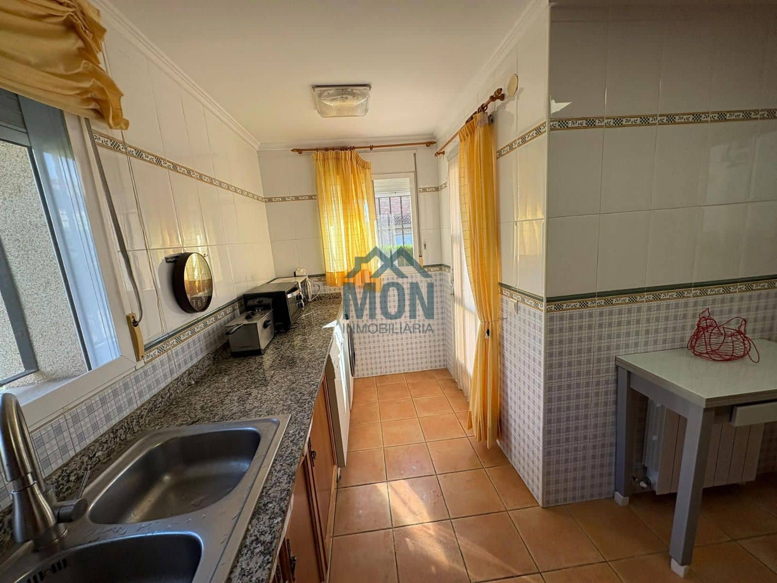 Chalet de 3 habitaciones en Chiva en venta con piscina garaje - 410.000 € (Ref: 10175918)