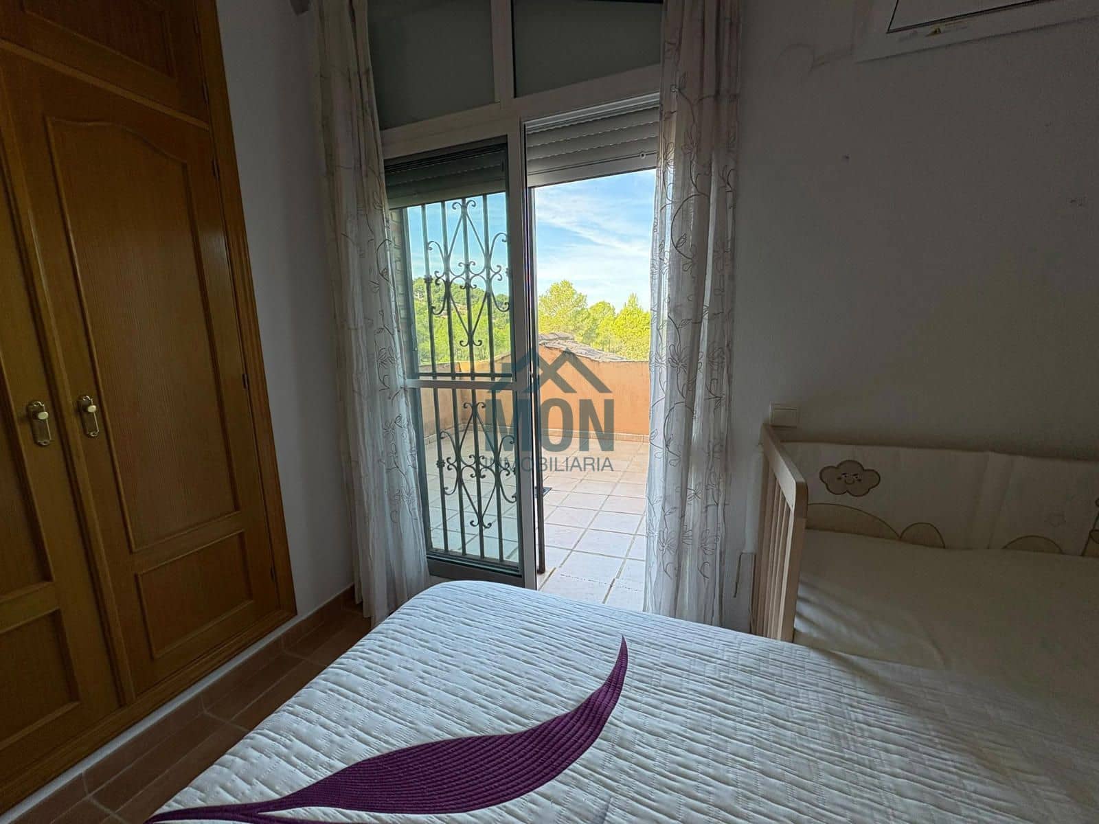 Chalet de 3 habitaciones en Chiva en venta con piscina garaje - 410.000 € (Ref: 10175918)