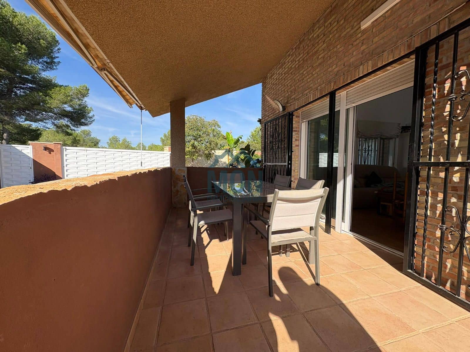 Chalet de 3 habitaciones en Chiva en venta con piscina garaje - 410.000 € (Ref: 10175918)