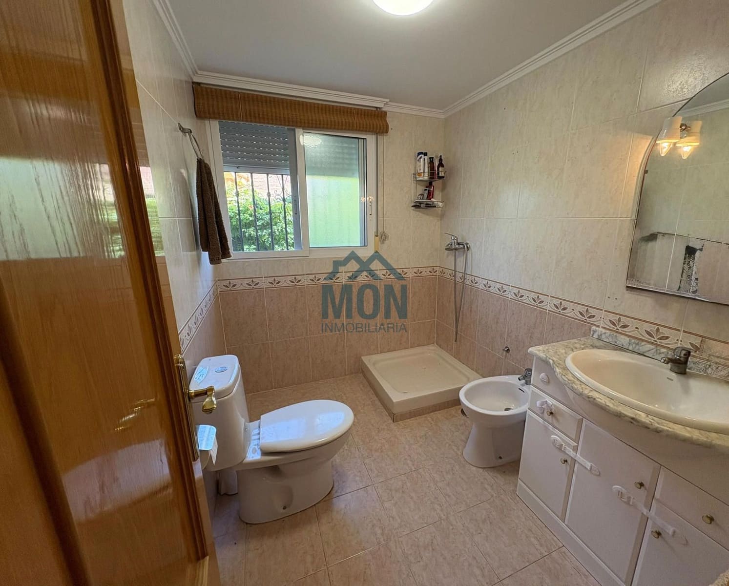 Chalet de 3 habitaciones en Chiva en venta con piscina garaje - 410.000 € (Ref: 10175918)