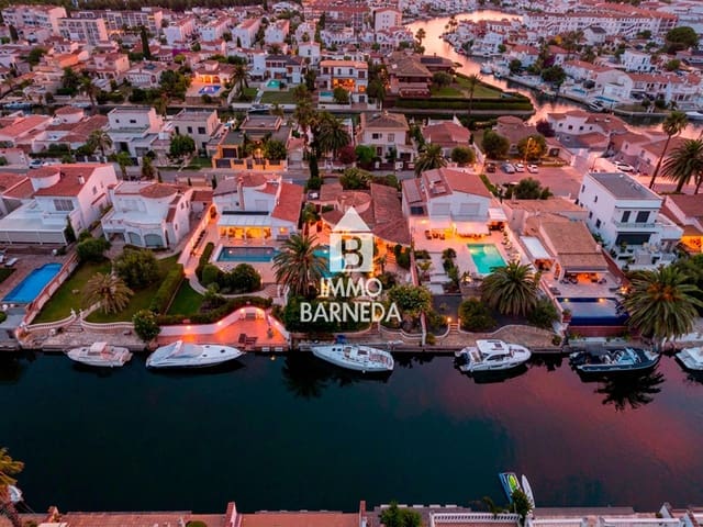 3 camera da letto Villa in vendita in Empuriabrava, Castelló d'Empúries con piscina garage - 1.060.000 € (Rif: 10008083)