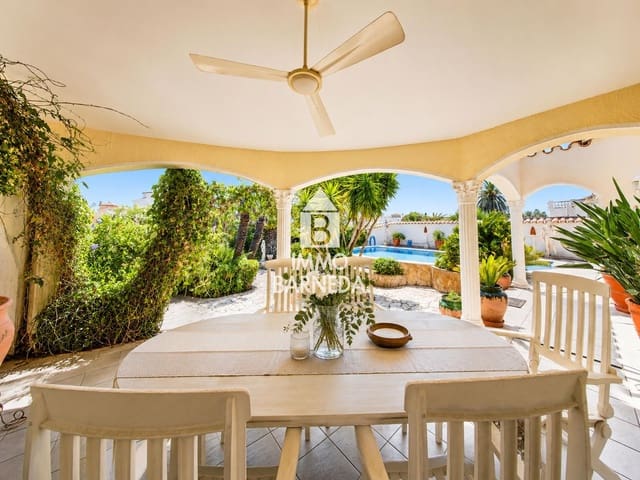 3 camera da letto Villa in vendita in Empuriabrava, Castelló d'Empúries con piscina garage - 1.060.000 € (Rif: 10008083)