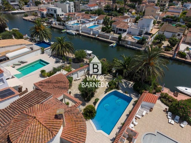 3 camera da letto Villa in vendita in Empuriabrava, Castelló d'Empúries con piscina garage - 1.060.000 € (Rif: 10008083)