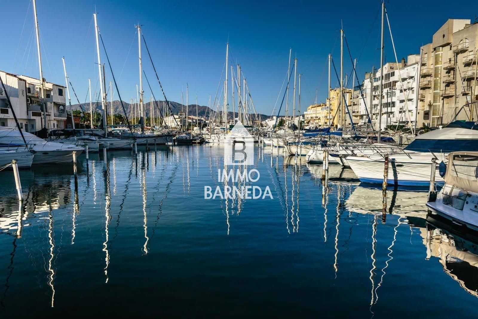 Apartamento para venda em Empuriabrava - 135 000 € (Ref: 10022947)